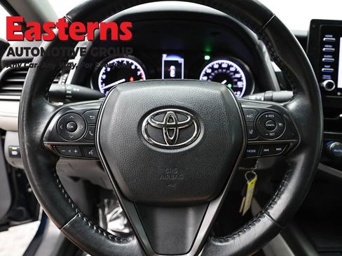 Used 2021 Toyota Camry SE image 10