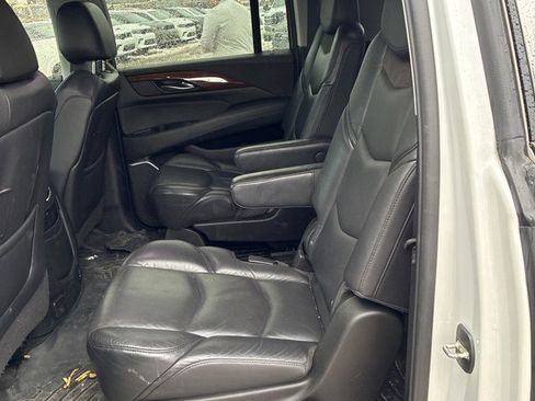 Used 2020 Cadillac Escalade ESV Luxury image 15