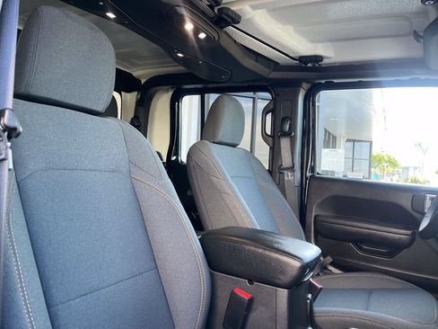 New 2026 Jeep Gladiator Sport AWD/4WD image 25