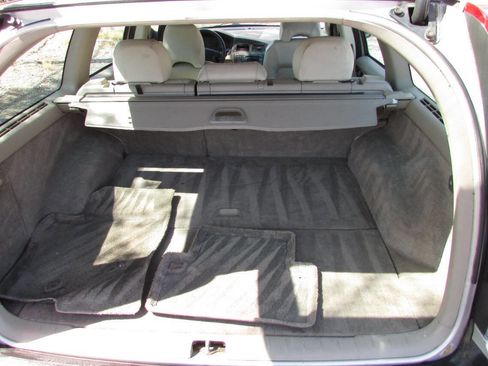 Used 2001 Volvo V70 image 17