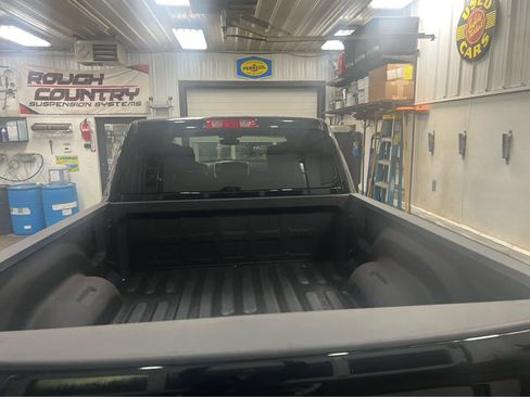 Used 2024 RAM 2500 Big Horn w/ Sport Appearance Package image 6