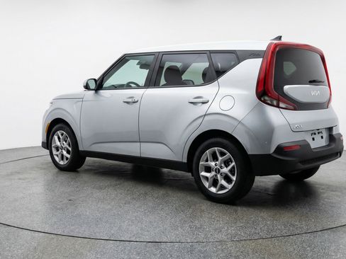 Used 2025 Kia Soul LX w/ LX Technology Package FWD image 6