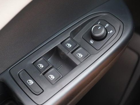 New 2025 Volkswagen Taos S image 17