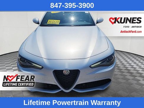 Used 2023 Alfa Romeo Giulia Sprint RWD image 2