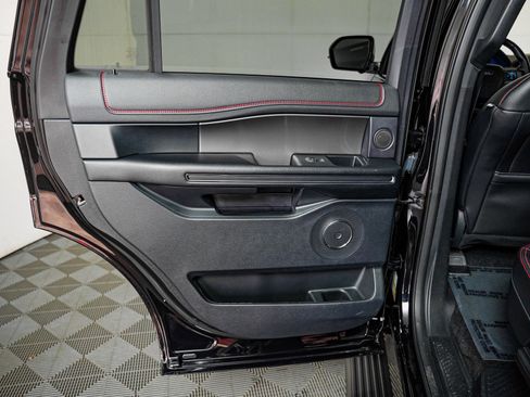 Used 2021 Ford Expedition Limited image 24