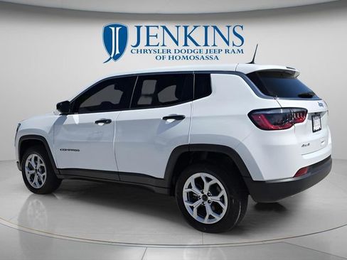Used 2025 Jeep Compass Sport AWD/4WD image 8
