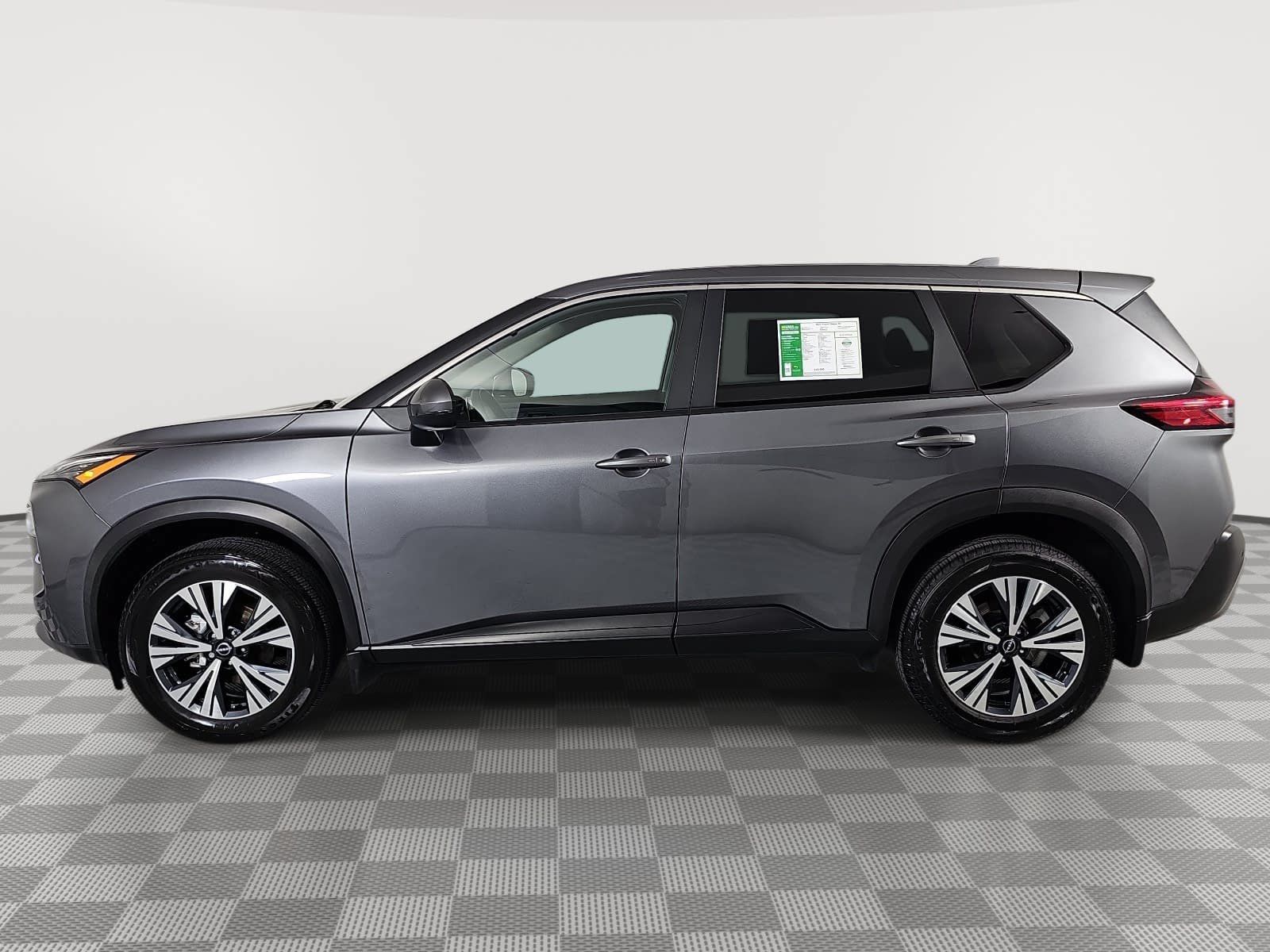 Used 2023 Nissan Rogue SV FWD image 5