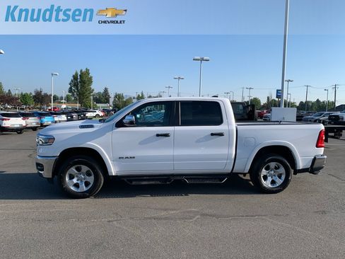 Used 2025 RAM 1500 Big Horn AWD/4WD image 4