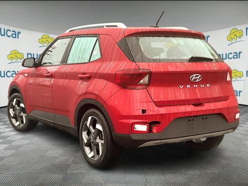 Used 2023 Hyundai Venue Limited image 4