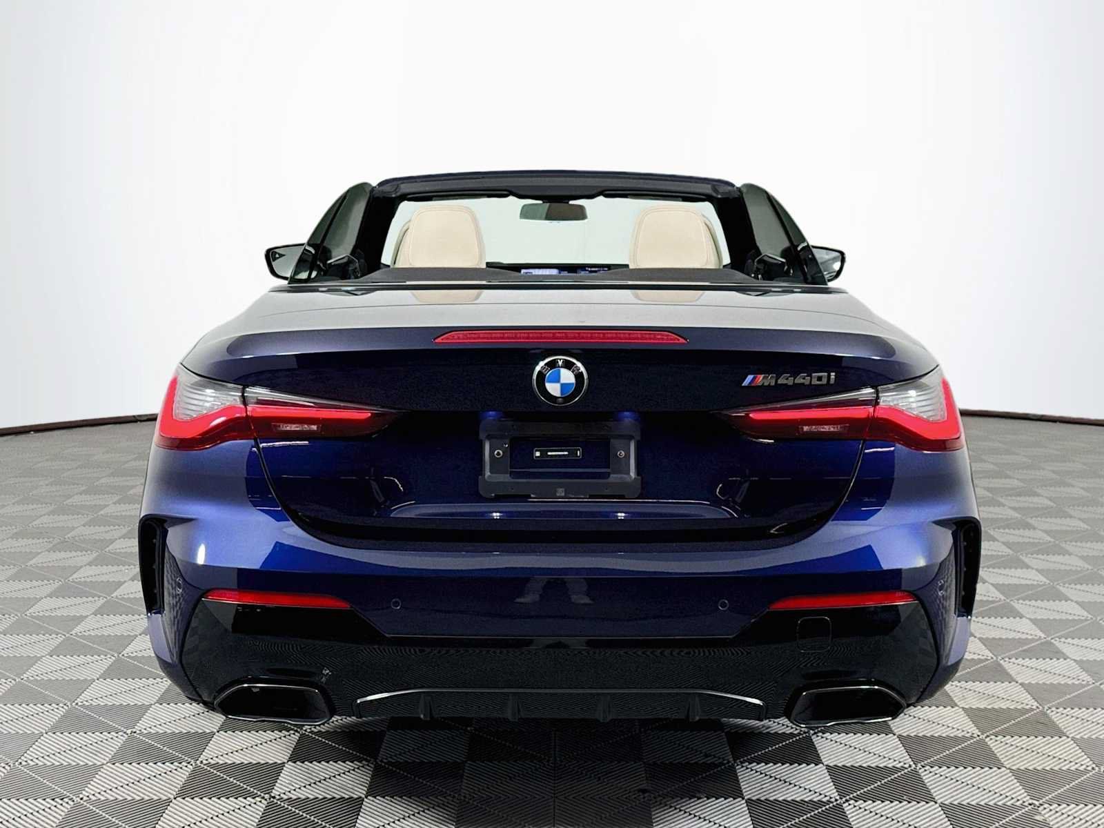 Used 2024 BMW M440i Convertible w/ Premium Package RWD image 6