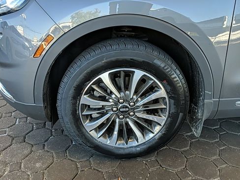 Certified 2022 Lincoln Nautilus Reserve image 9