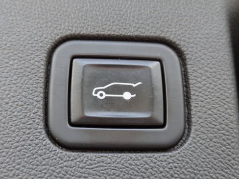Used 2022 Chevrolet Equinox LT FWD image 8