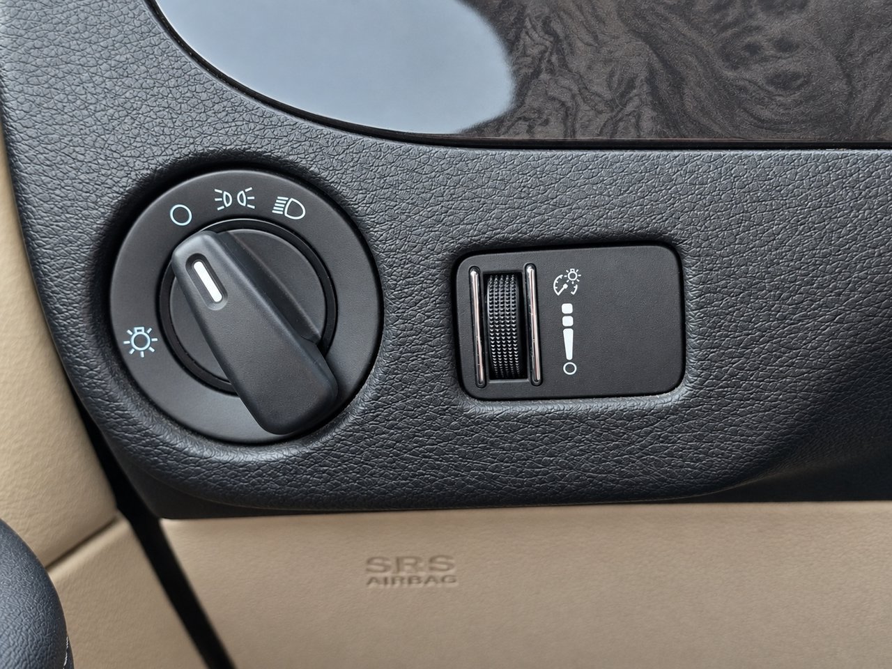 Used 2019 Dodge Grand Caravan SE FWD image 20