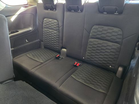 Used 2022 Nissan Pathfinder SV image 34