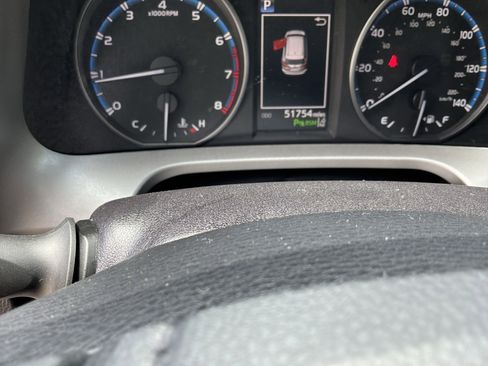 Used 2017 Toyota RAV4 XLE AWD/4WD image 22