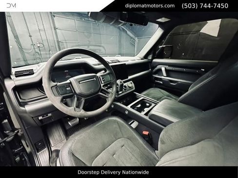 Used 2022 Land Rover Defender 110 V8 AWD/4WD image 17