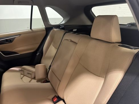 Used 2024 Toyota RAV4 LE AWD/4WD image 7
