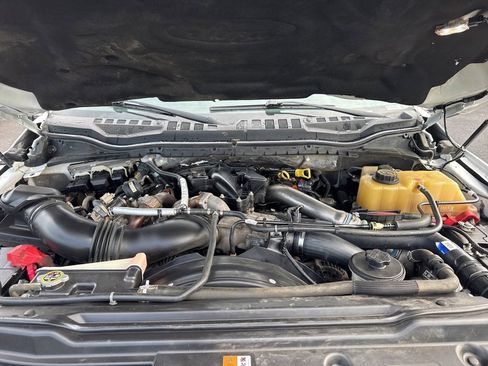 Used 2017 Ford F350 Lariat w/ Chrome Package image 9