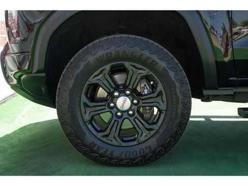 Used 2023 GMC Canyon Elevation w/ Convenience Package RWD image 12