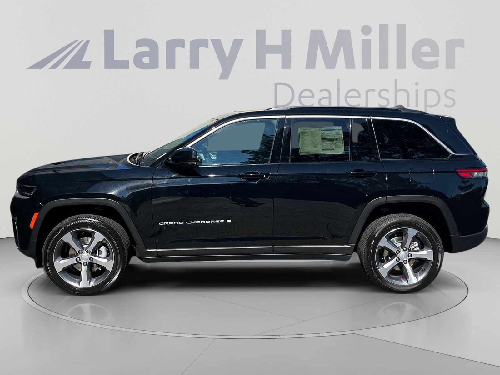 New 2026 Jeep Grand Cherokee Limited AWD/4WD image 2