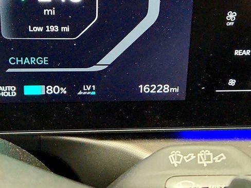 Used 2024 Kia EV9 Land AWD/4WD image 16