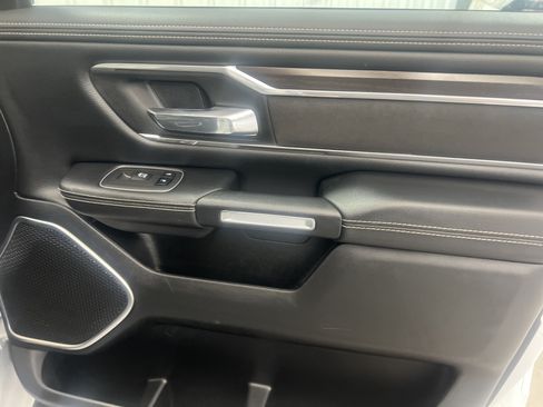 Used 2022 RAM 1500 Laramie AWD/4WD image 16
