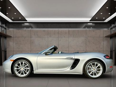 Used 2019 Porsche 718 Boxster image 4