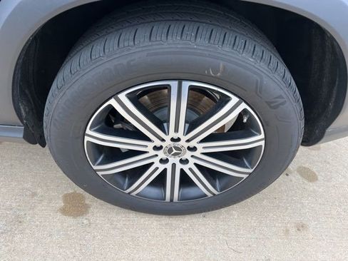 Used 2025 Mercedes-Benz GLE 450e 4MATIC image 11