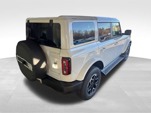 New 2025 Ford Bronco Outer Banks image 6
