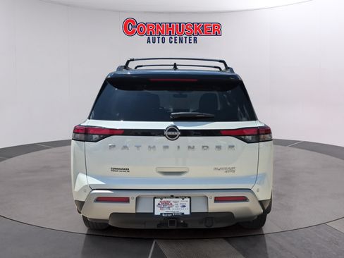 Used 2024 Nissan Pathfinder Platinum AWD/4WD image 7