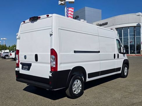 Used 2025 RAM ProMaster 2500 w/ Quick Order Package 22G SLT FWD image 4
