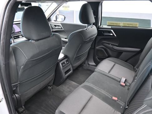 Used 2022 Mitsubishi Outlander ES image 35