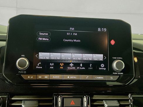 Used 2025 Nissan Pathfinder SV FWD image 27