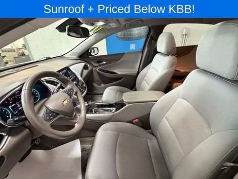 Used 2017 Chevrolet Malibu LT image 17