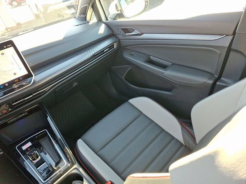 Used 2025 Volkswagen GTI SE image 12