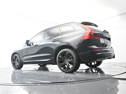Used 2024 Volvo XC60 B5 Ultimate w/ Protection Package Premier AWD/4WD image 45