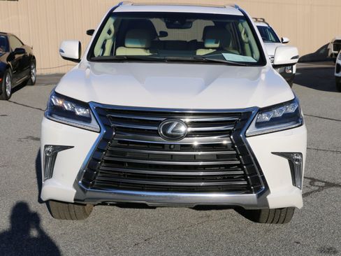 Used 2018 Lexus LX 570 4WD image 11