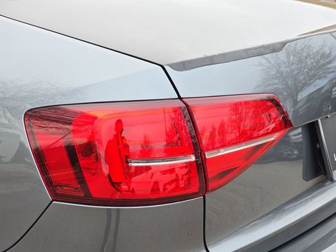 Used 2017 Volkswagen Jetta GLI image 34