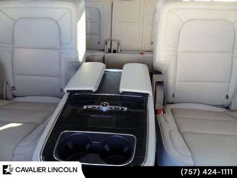 Used 2019 Lincoln Navigator Reserve image 9