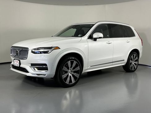 Used 2024 Volvo XC90 B6 Ultimate AWD/4WD image 3