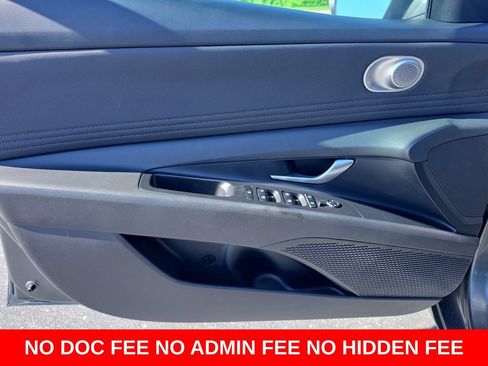 Used 2025 Hyundai Elantra SEL FWD image 12