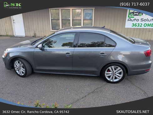 Used 2014 Volkswagen Jetta GLI FWD image 12