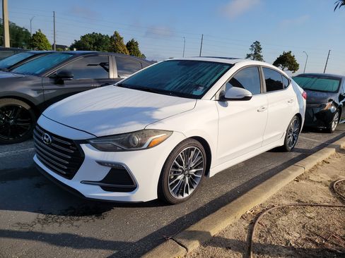 Used 2018 Hyundai Elantra Sport image 3