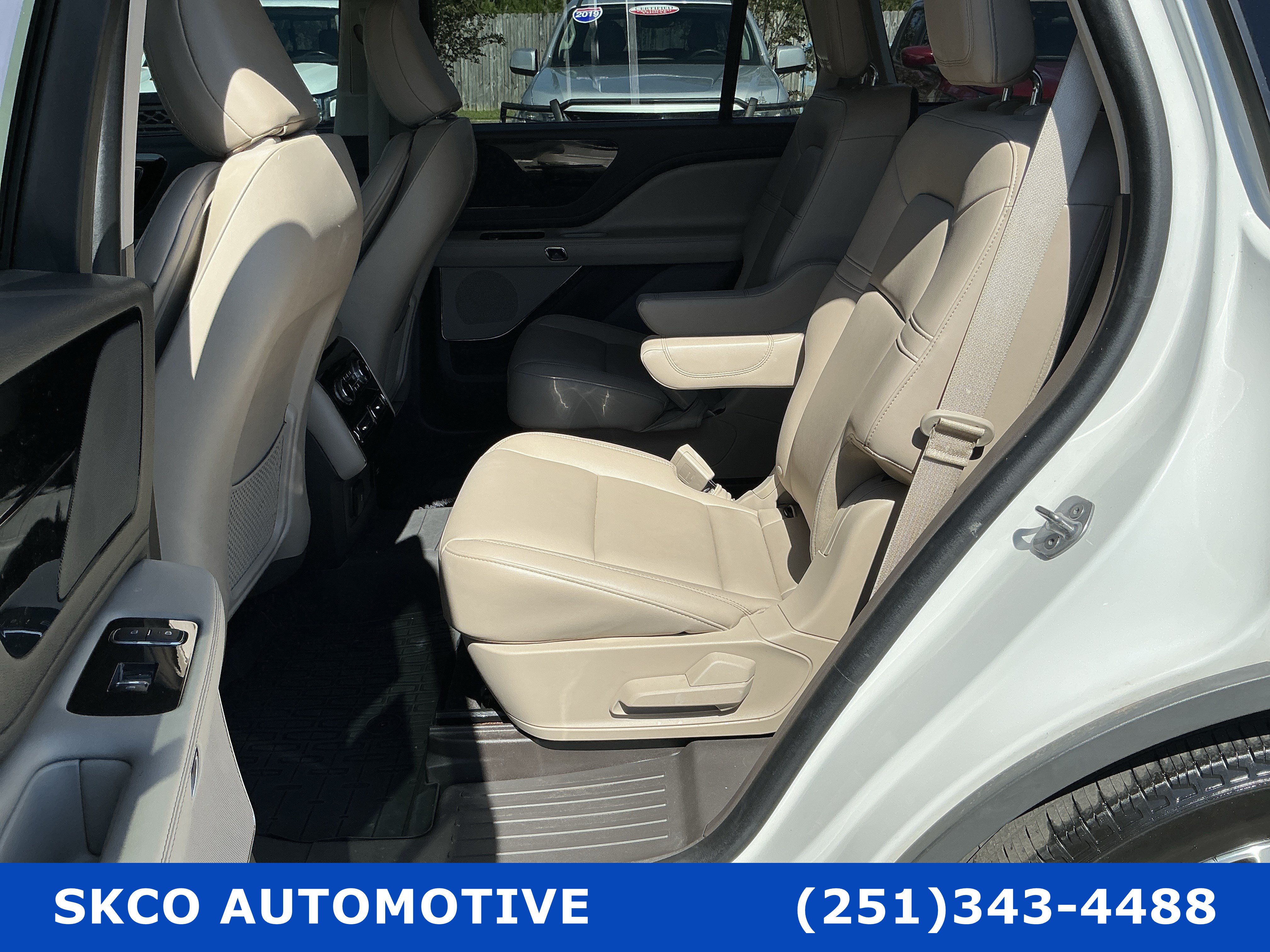 Used 2023 Lincoln Aviator 2WD w/ Premium Package image 14