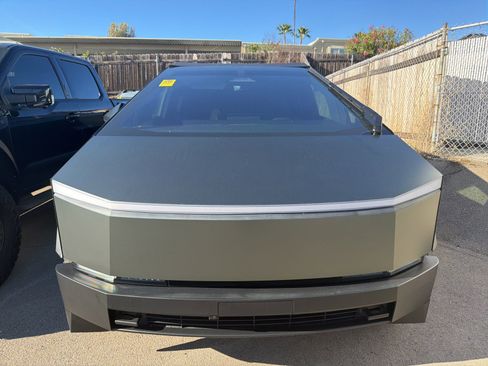 Used 2024 Tesla Cybertruck AWD Crew Cab image 2