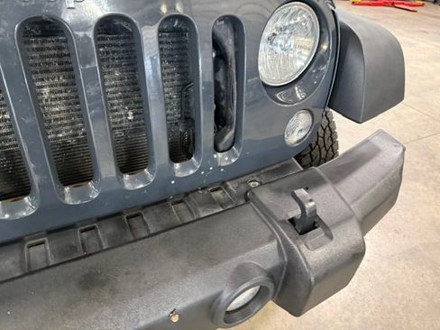 Used 2018 Jeep Wrangler Unlimited Sport AWD/4WD image 36