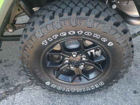 New 2025 Jeep Gladiator Sport image 23