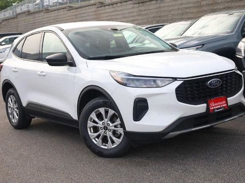 Used 2025 Ford Escape Active AWD/4WD image 2