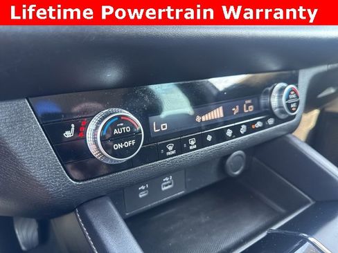 Used 2023 Mitsubishi Outlander SE image 5