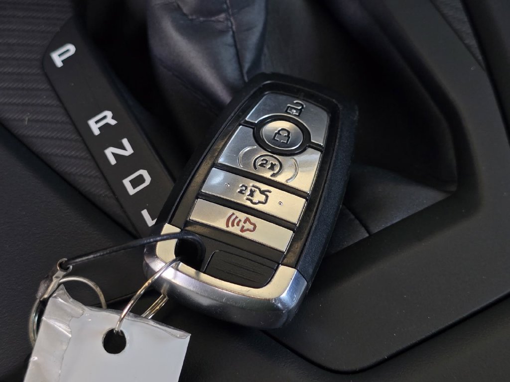 Used 2025 Ford Mustang Premium RWD image 27